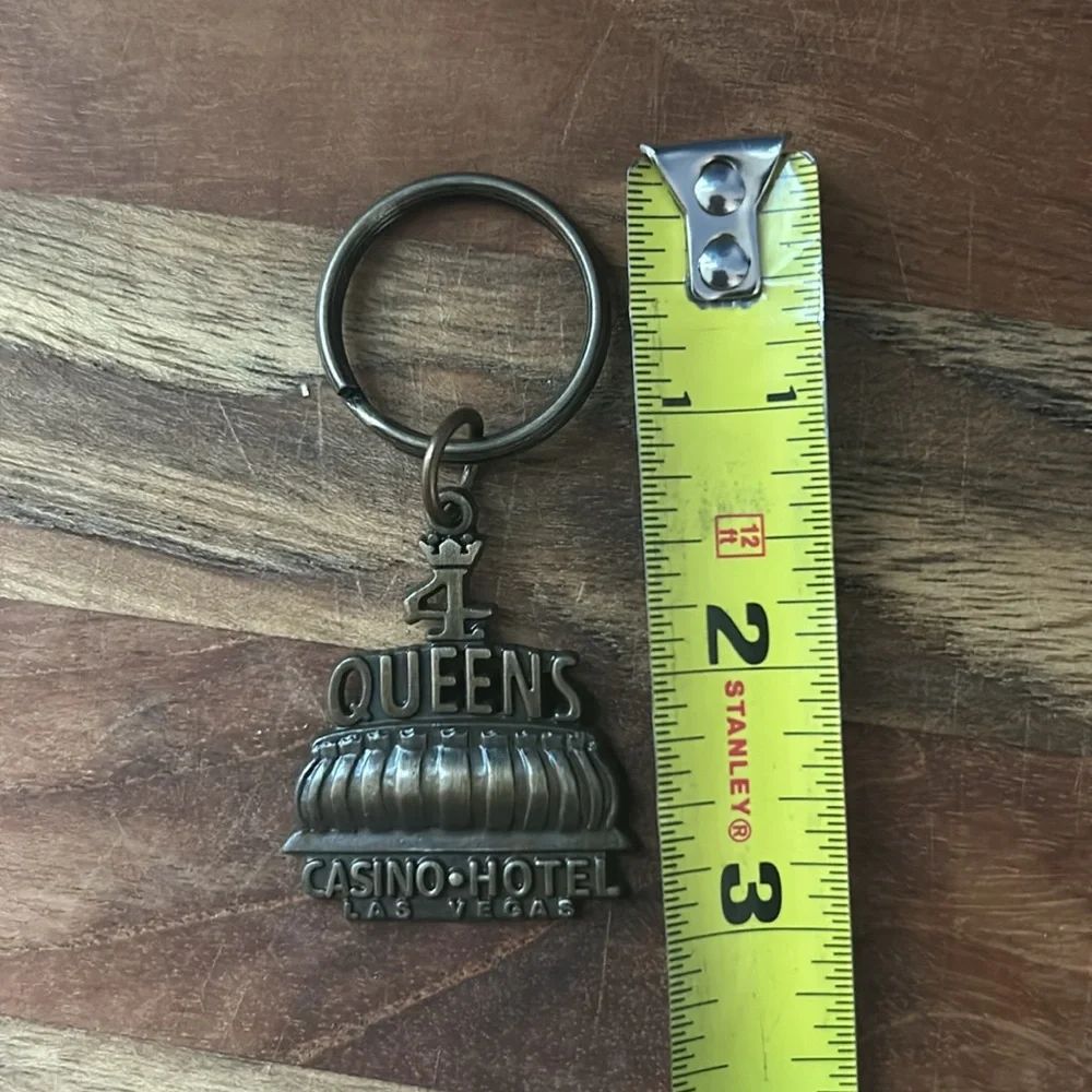 Four Queens Hotel Casino Vintage Keychain